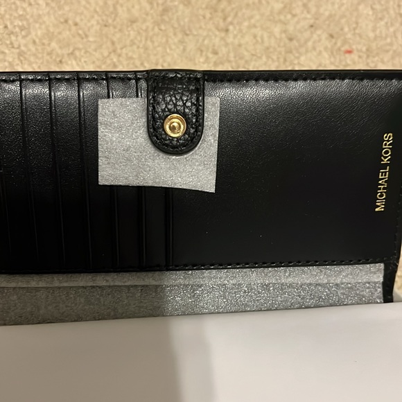 MICHAEL KORS Jet Set Small Pebbled Leather Smartphone Convertible Crossbody - Picture 6 of 9